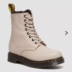 Dr Marten 1460 SERENA FAUX FUR LINED VIRGINIA LACE UP BOOTS VINTAGE TAUPE